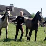tublid hobuseesitajad Maria - Adele ja Joanna Jaan Rooda hobustega
