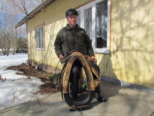 Valdu on meister ka rakendivarustuse parandamises, kohandamises ja restaureerimises.