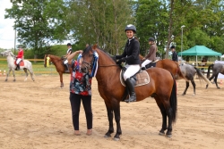 Autasustamine Riin Kurrikoff ja Trikk 90 cm