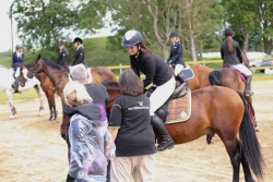 Autasustamine Riin Kurrikoff ja Trikk 100 cm