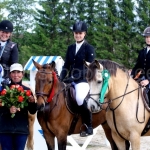 Hõbedane Kati Raidma Ralfiga (vasakul), treener Maila Kukk, Betti Buht Vip´il ja Carmen Melts Wanessaga