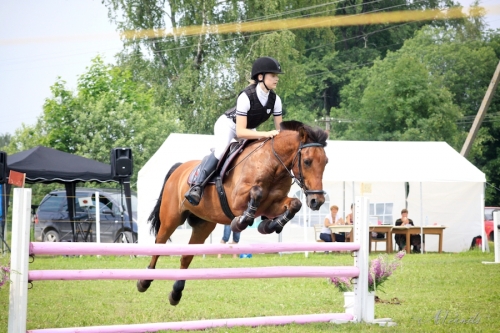 Josiine Vekram Vändra RSK hobusel Elkur hobuse omanikud Josiine ja Vahur Vekram